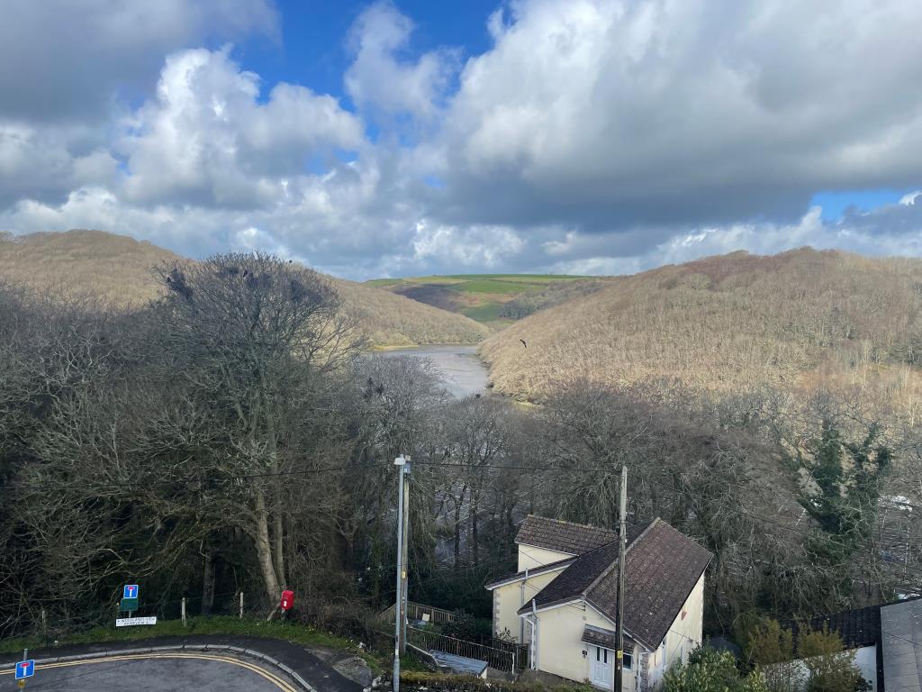 Lot: 49 - FREEHOLD BLOCK OF FLATS WITH FURTHER POTENTIAL AND VIEWS ACROSS LOOE VALLEY - View from flat 4